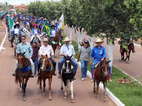 Cavalgada de Angico reúne cerca de cinco mil pessoas no fim de semana