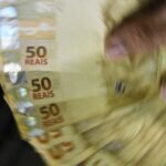 Câmara aprova MP que aumenta salário mínimo e amplia isenção do IR