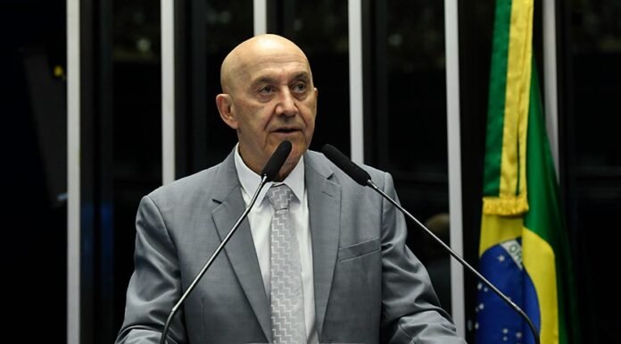 Em discurso, 