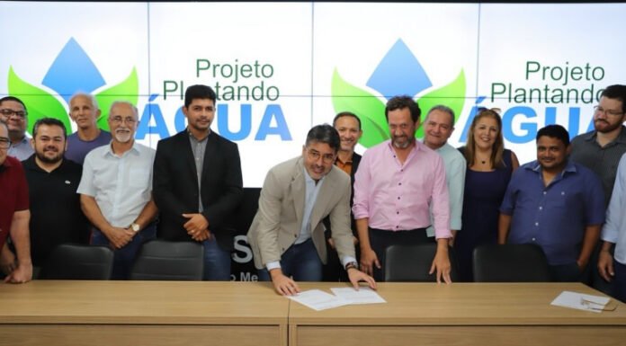 Governo do Tocantins assina Ordem de Serviço para a execução do Projeto Plantando Água