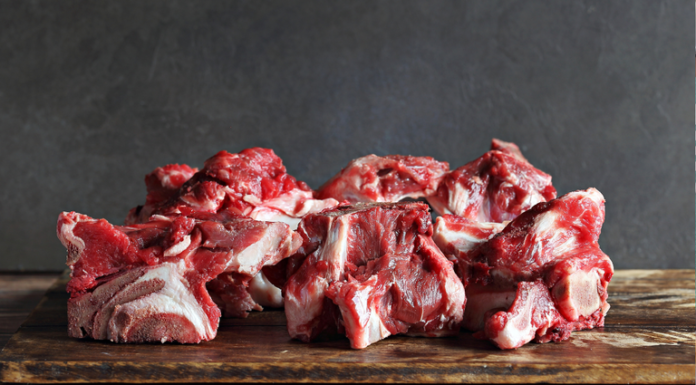 carne bovina com ossos